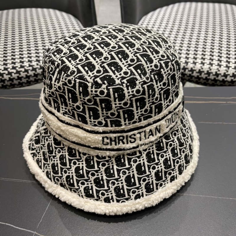 CHRISTIAN DIOR